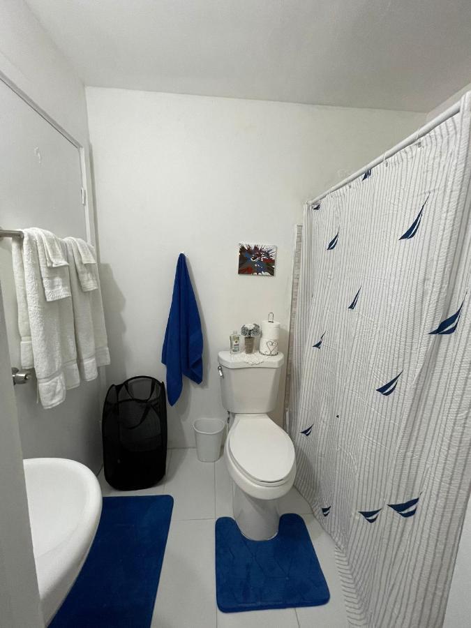 Blue Royalty Bed & Breakfast Portmore Ngoại thất bức ảnh