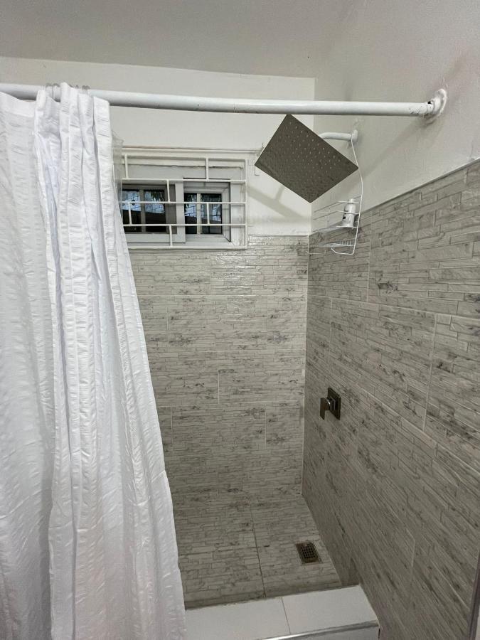Blue Royalty Bed & Breakfast Portmore Ngoại thất bức ảnh
