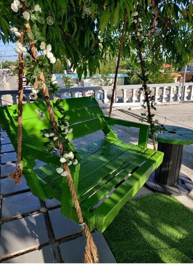 Blue Royalty Bed & Breakfast Portmore Ngoại thất bức ảnh