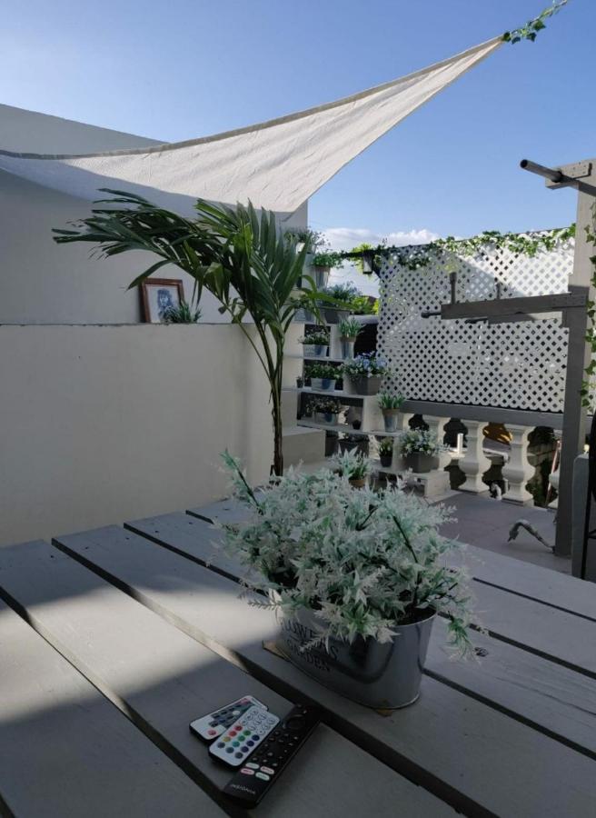 Blue Royalty Bed & Breakfast Portmore Ngoại thất bức ảnh