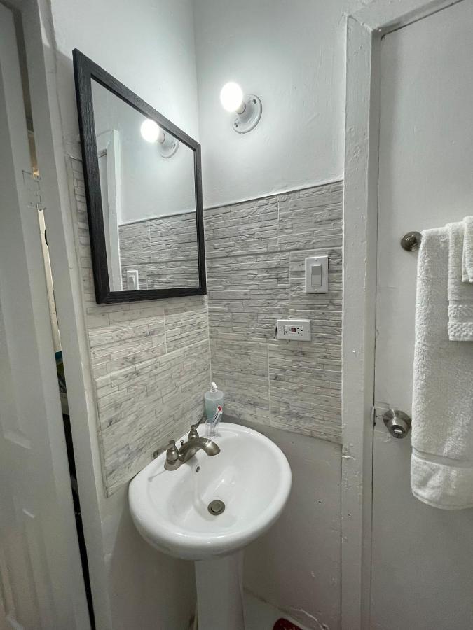Blue Royalty Bed & Breakfast Portmore Ngoại thất bức ảnh